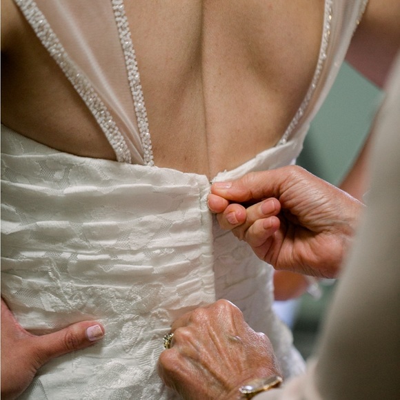 Size 6 Wedding dress - Picture 4 of 7